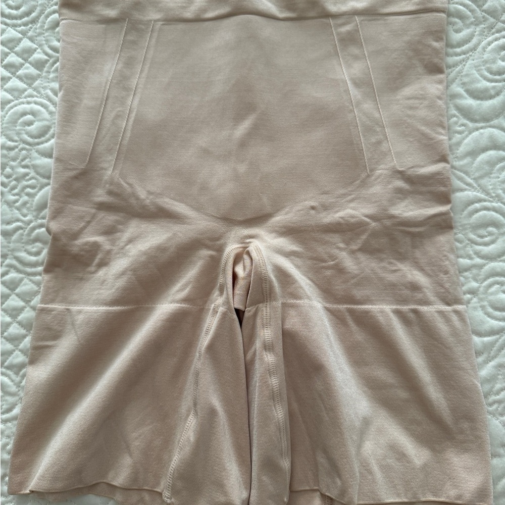 SPANX tummy-control mid-thigh shorts,  size Medium.